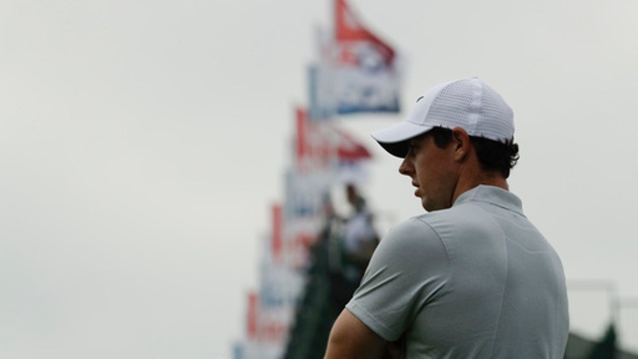 McIlroy digs himself in deep hole on soft Oakmont course